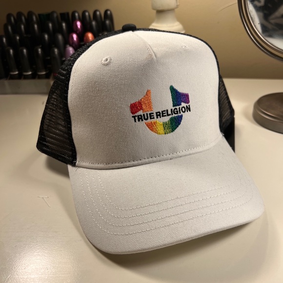 True Religion Rainbow Horseshoe Trucker Cap, SnapBack‎ NWT LBGTQ! - Picture 1 of 6